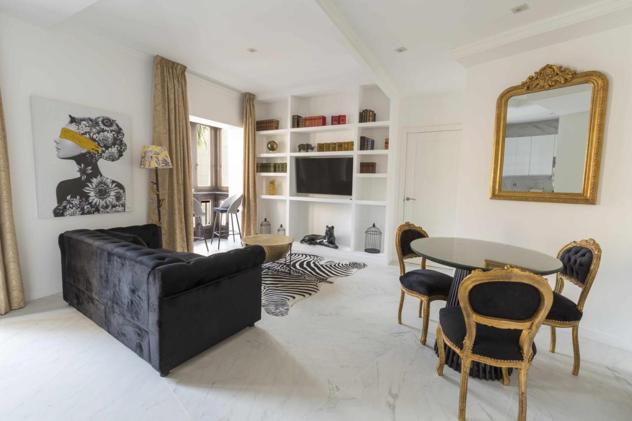 The Clock House Luxury Urban Suites 马拉加 客房 照片