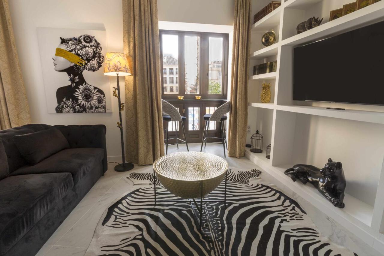 The Clock House Luxury Urban Suites 马拉加 外观 照片